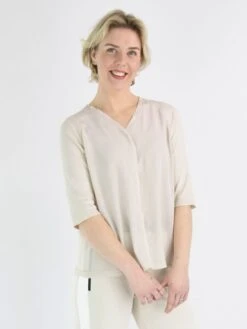 Marc Cain WS 55.04 J67 Blusen 117 -Modebe Kleidung Geschäft marc cain sports bluse ws 55 04 j67 4