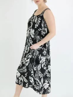 Marc Cain WS 21.08 W22 Kleider 910 -Modebe Kleidung Geschäft marc cain sports kleid ws 21 08 w22 2