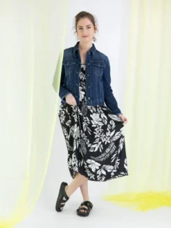 Marc Cain WS 21.08 W22 Kleider 910 -Modebe Kleidung Geschäft marc cain sports kleid ws 21 08 w22 6