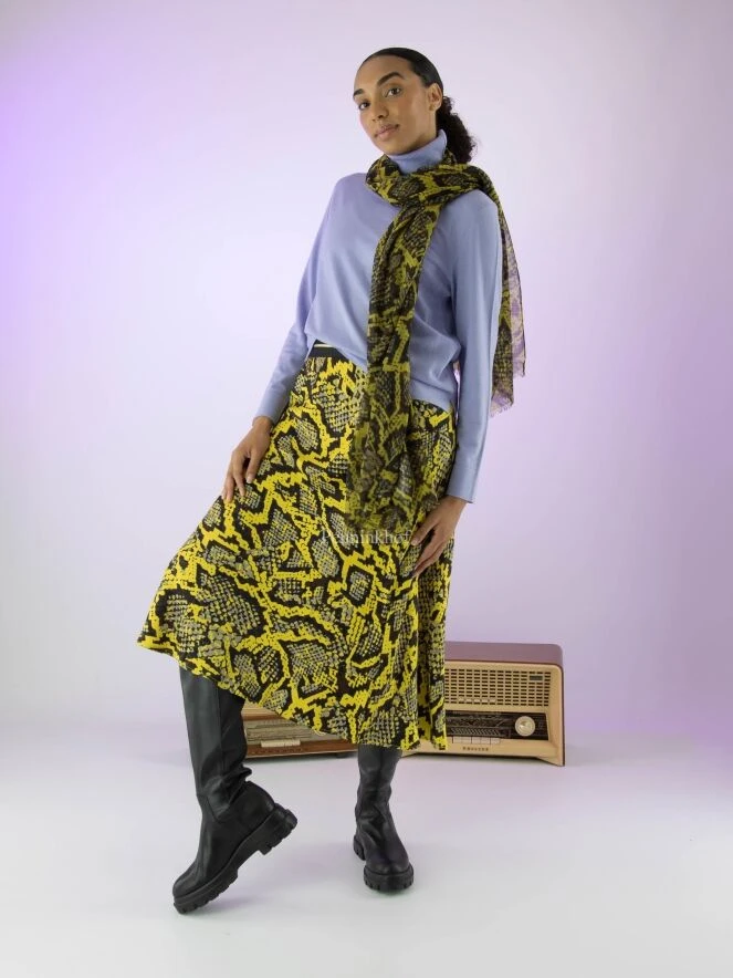 Marc Cain VS B4.07 Z44 Schals 433 2 Marc Cain VS B4.07 Z44 Schals 433 – Bild 2